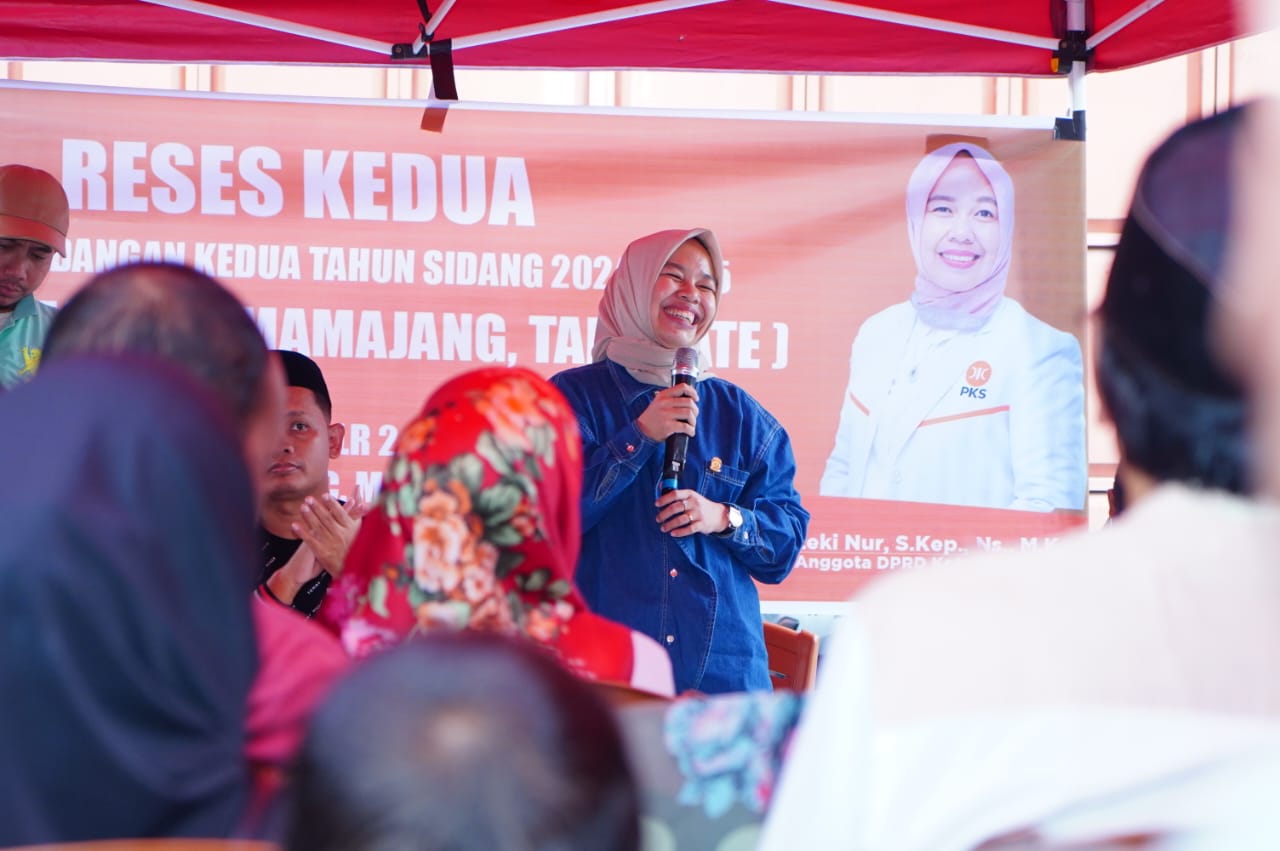 Antusias Warga Lette menyambut kedatangan Wakil Ketua Komisi D DPRD Kota Makassar.